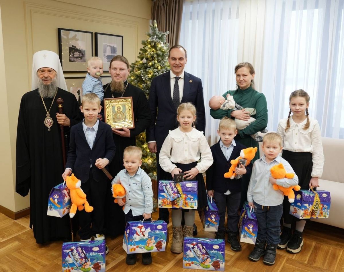 О  новогоднем подарке семье Черкасовых